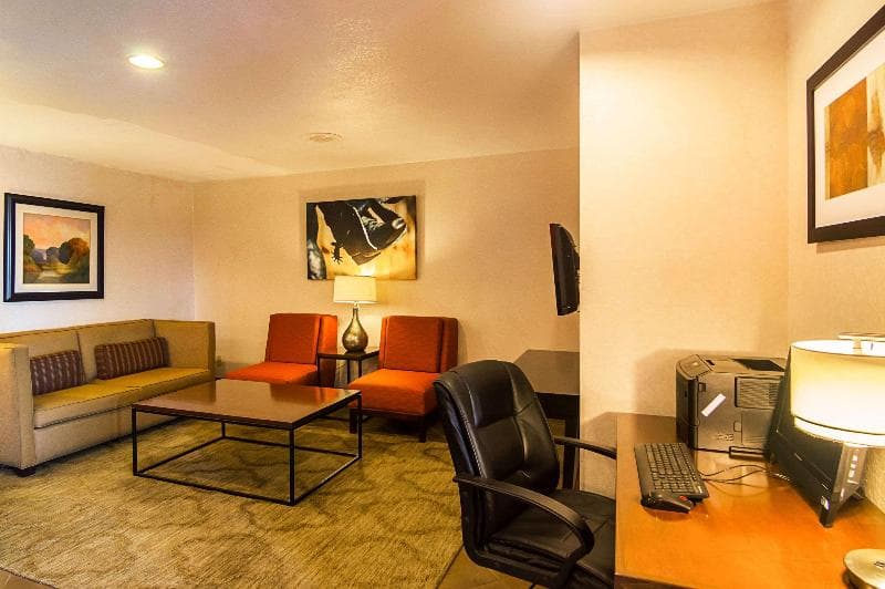 Quality Inn & Suites Garland East Dallas photo 1