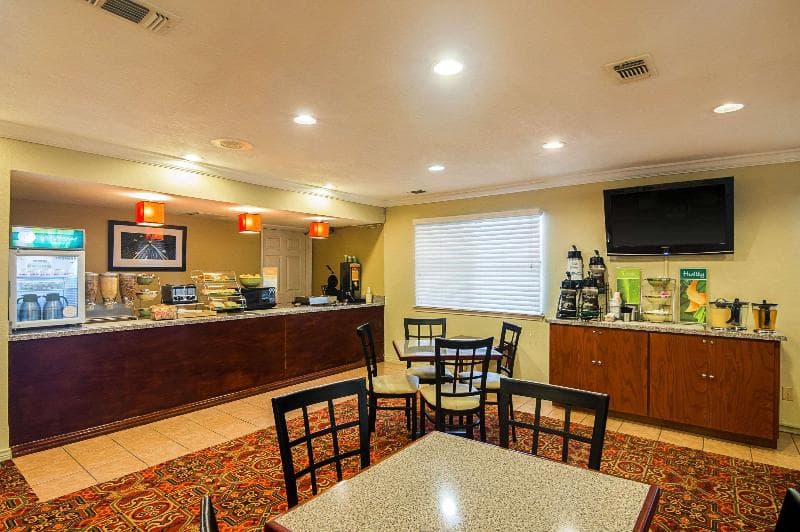 Quality Inn & Suites Garland East Dallas 2