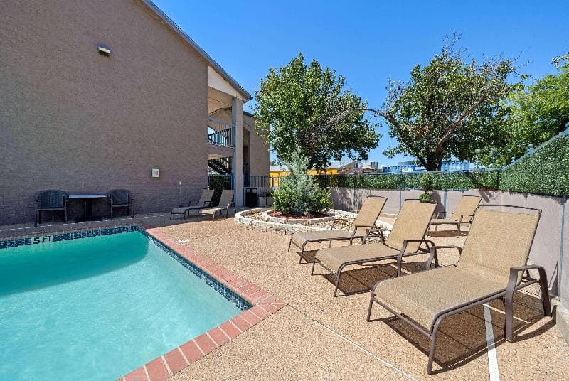 Days Inn By Wyndham Round Rock 3