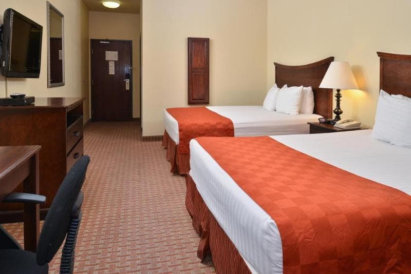 Quality Inn & Suites 3