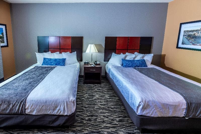 Best Western Plus Denton Inn & Suites 2