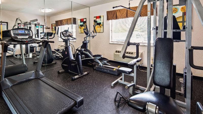 Best Western Plus Northwest Inn & Suites 2
