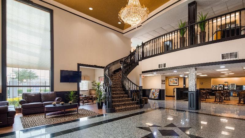 Best Western Plus Northwest Inn & Suites 5
