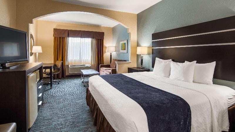 Best Western Plus Northwest Inn & Suites 4