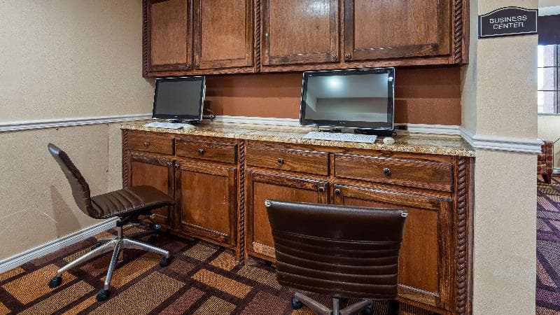 Best Western Plus Lubbock Windsor Inn photo 1