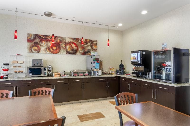 Best Western Plus Lake Worth Inn & Suites 2