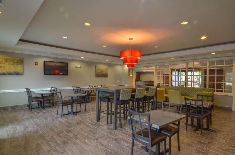 Best Western Galleria Inn & Suites 3