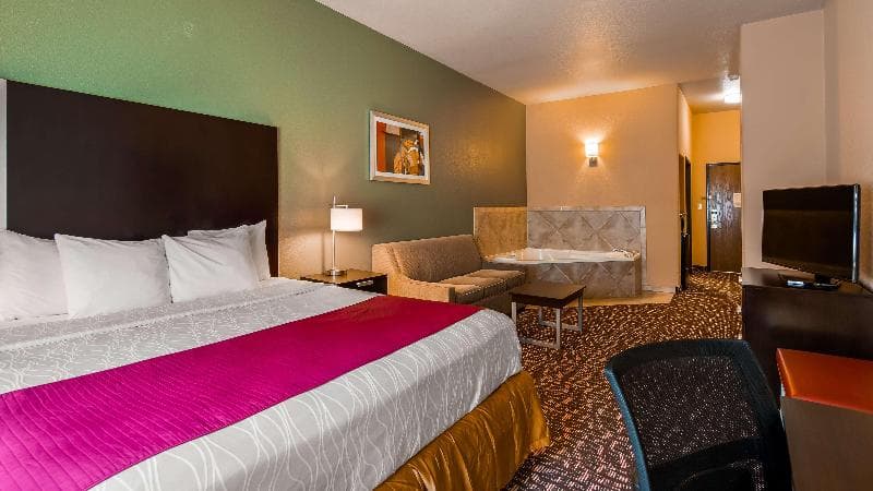 Best Western Plus The Woodlands 5