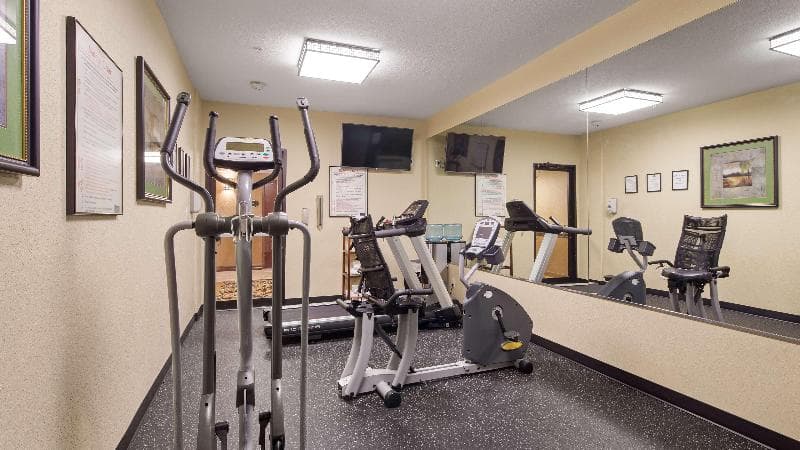 Best Western Plus Victoria Inn & Suites 2