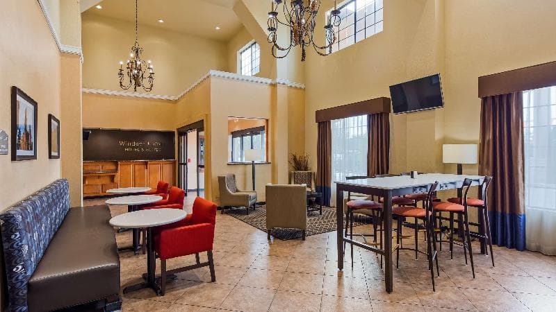 Best Western Windsor Pointe Hotel & Suites-Frost Bank Center 3