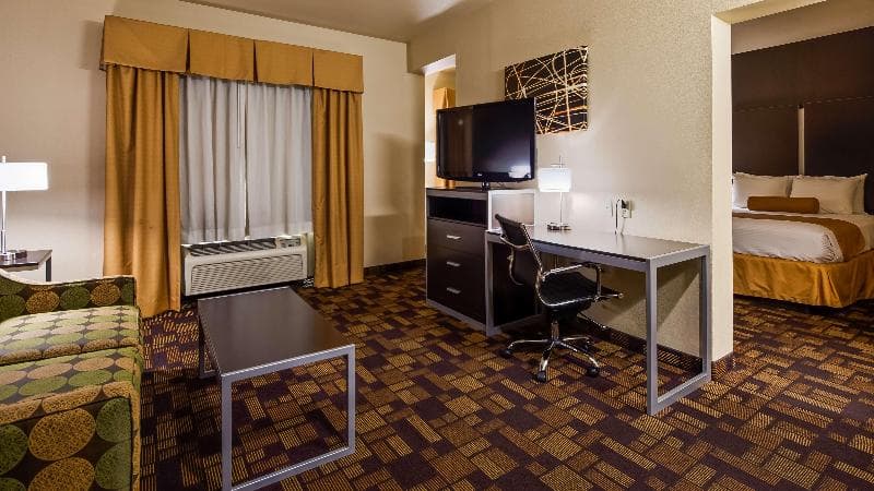 Best Western Windsor Pointe Hotel & Suites-Frost Bank Center 5