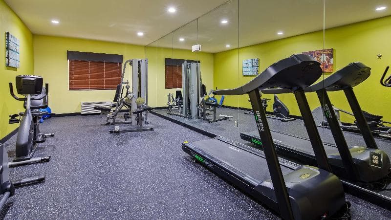 Best Western Plus Mansfield Inn & Suites 4