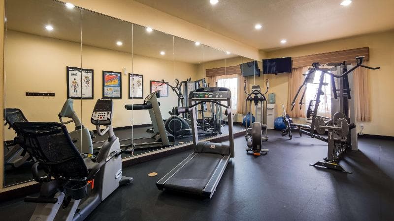 Best Western Plus Christopher Inn & Suites 2