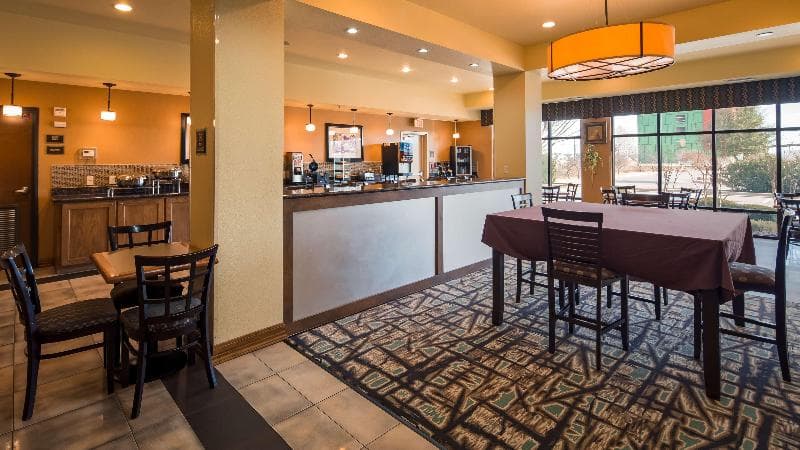 Best Western Plus Christopher Inn & Suites 3