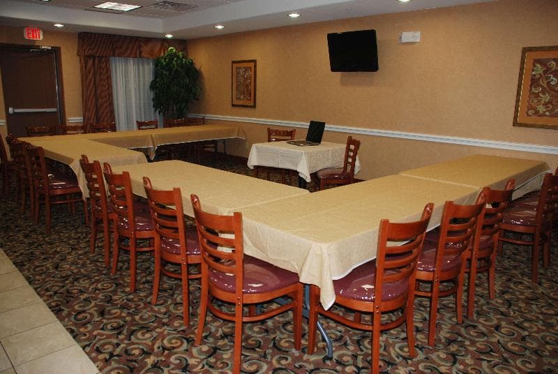 Best Western Plus San Antonio East Inn & Suites 5
