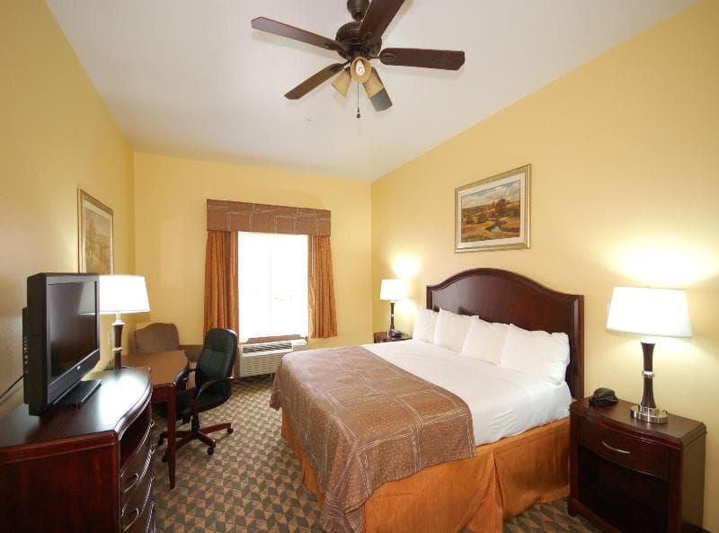 Best Western Plus Manvel Inn & Suites 1