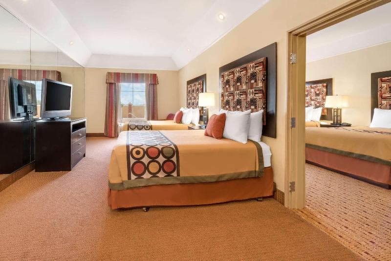 Super 8 by Wyndham Hidalgo/McAllen Area 3