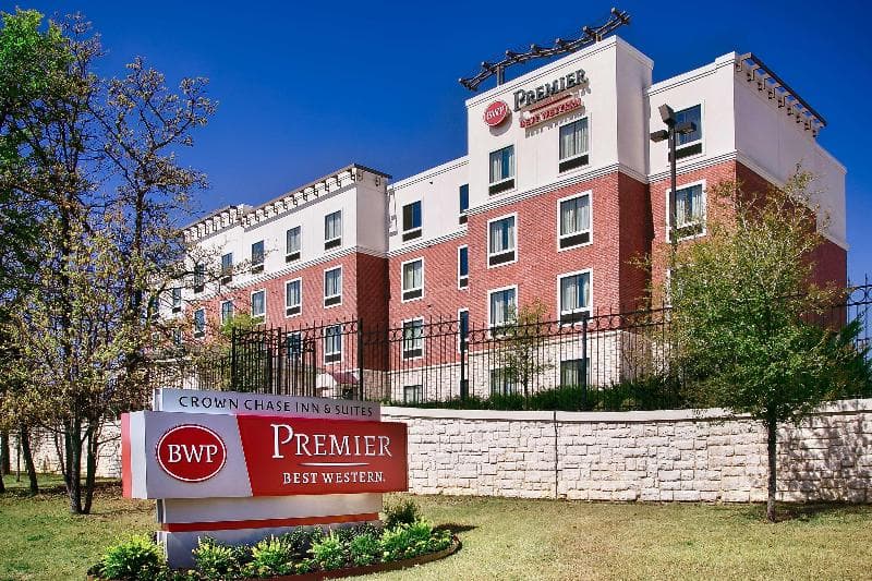 Best Western Premier Crown Chase Inn & Suites 4