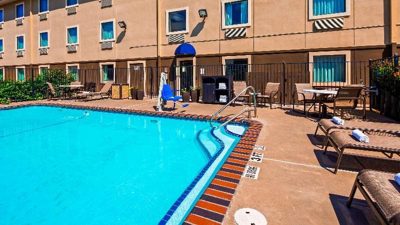 Best Western Plus University Inn & Suites photo 1