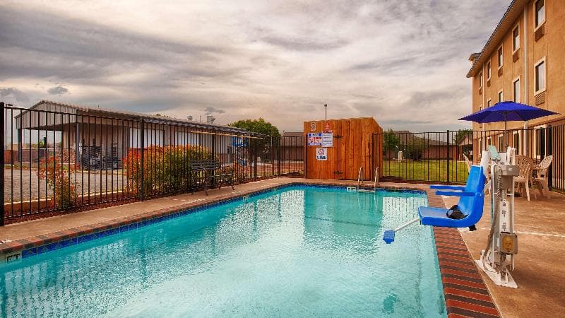Best Western Plus University Inn & Suites 3
