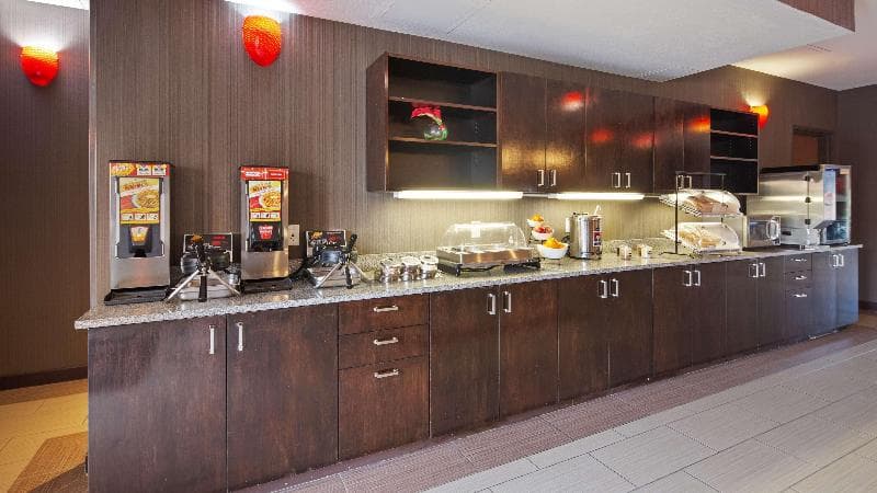 Best Western Plus Austin Airport Inn & Suites 2