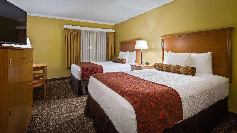 Best Western Plus Windjammer Inn & Conference Center 4
