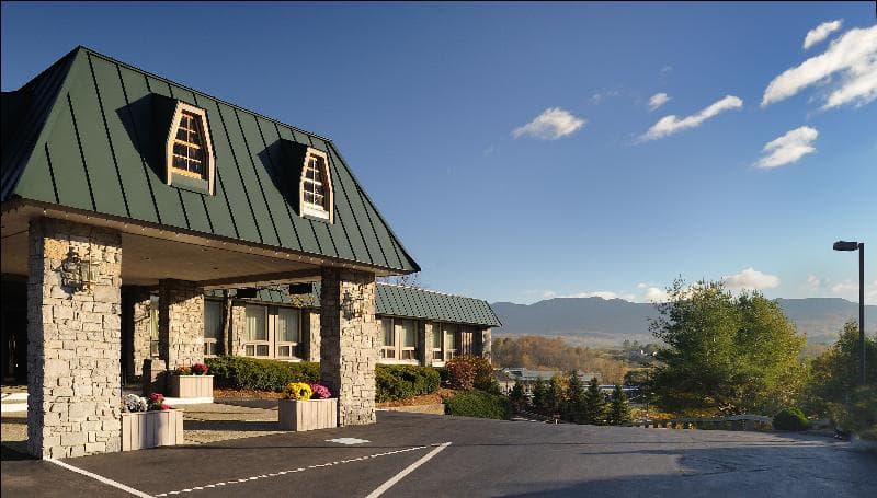 Best Western Plus Waterbury - Stowe photo 1