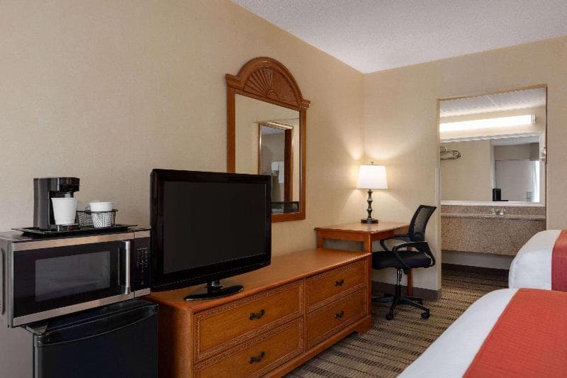 Baymont by Wyndham Lynchburg 4