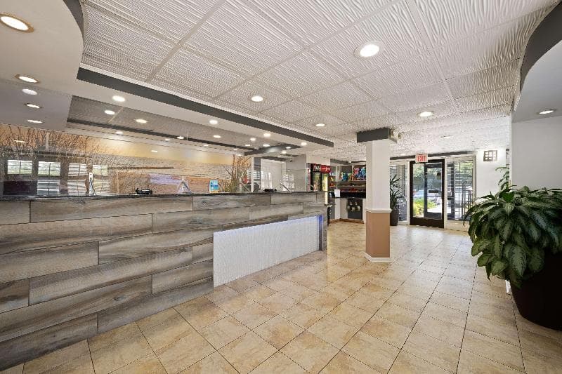 Best Western Plus Holiday Sands Inn & Suites photo 1