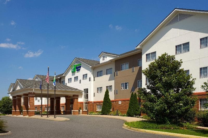 Holiday Inn Express & Suites Charlottesville - Ruckersville 3