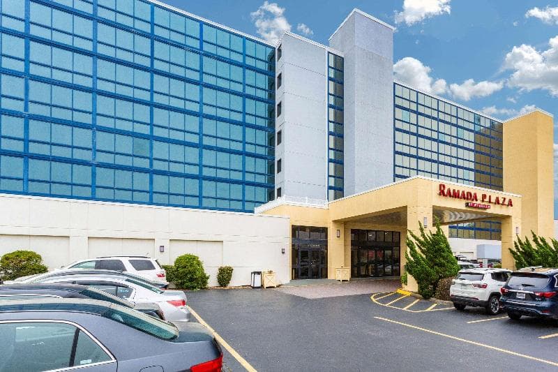 Ramada Plaza by Wyndham Virginia Beach 2