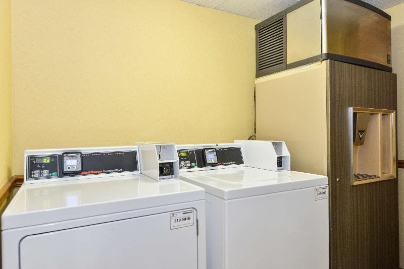 Best Western Plus Richmond Airport Hotel photo 1