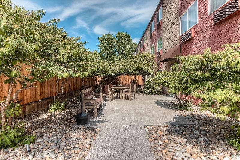 Best Western Plus Yakima Hotel 4