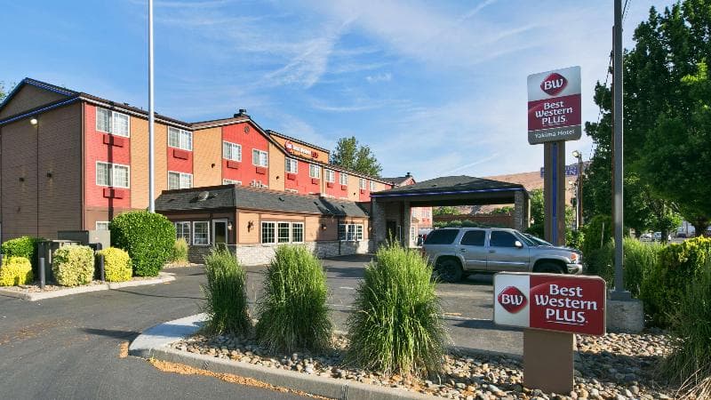 Best Western Plus Yakima Hotel 5