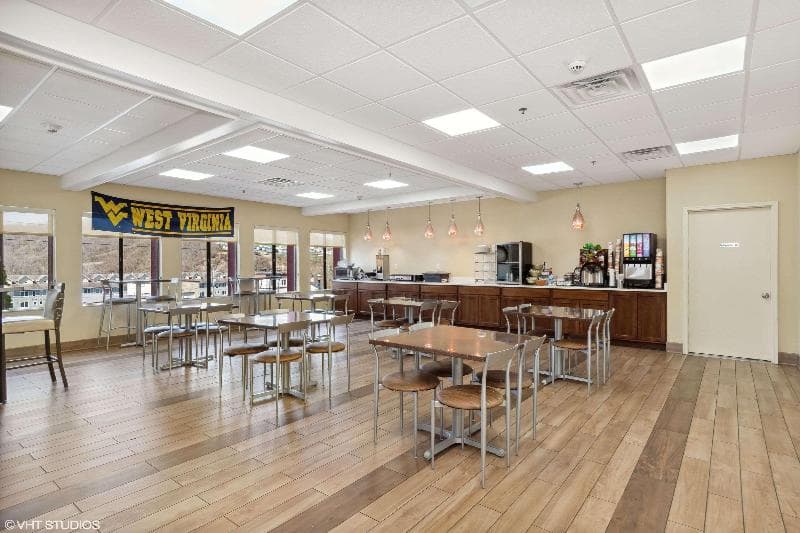 Best Western Mountaineer Inn 4