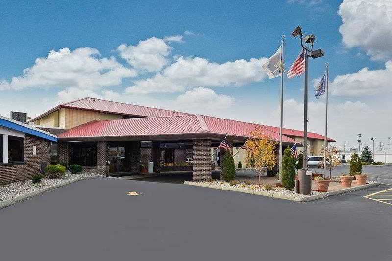 AmericInn by Wyndham Appleton Downtown 1