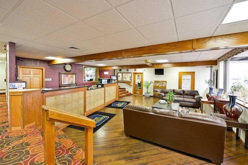 AmericInn by Wyndham Appleton Downtown 5