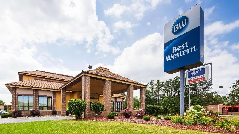Best Western Ambassador Inn & Suites 1