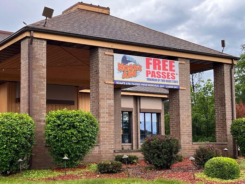 Best Western Ambassador Inn & Suites 4