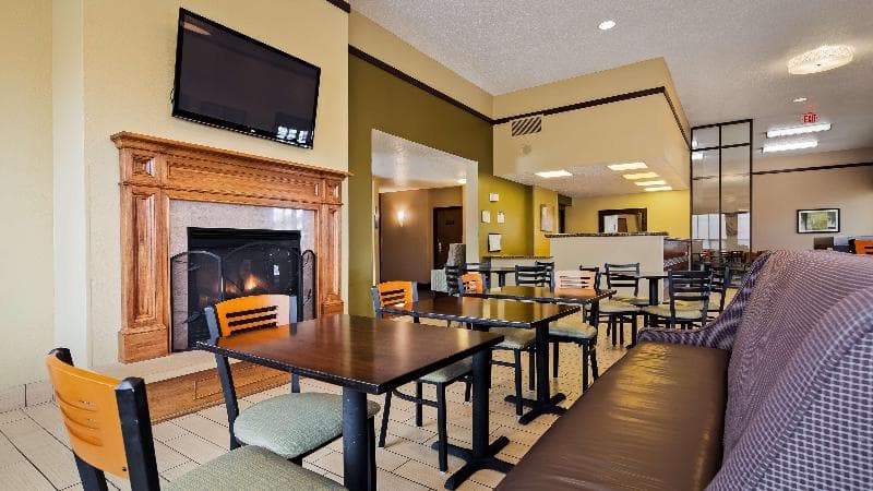 Best Western Ambassador Inn & Suites 5