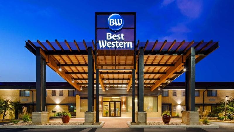 Best Western West Towne Suites main