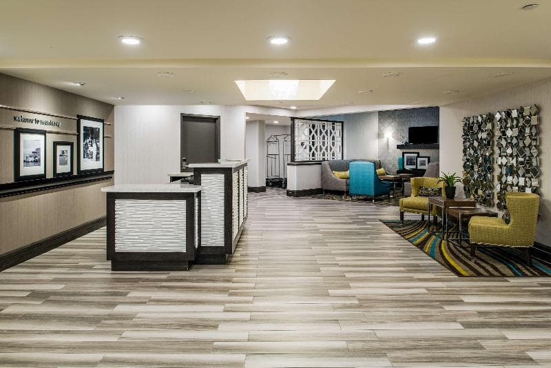 Hampton Inn Monterey 4