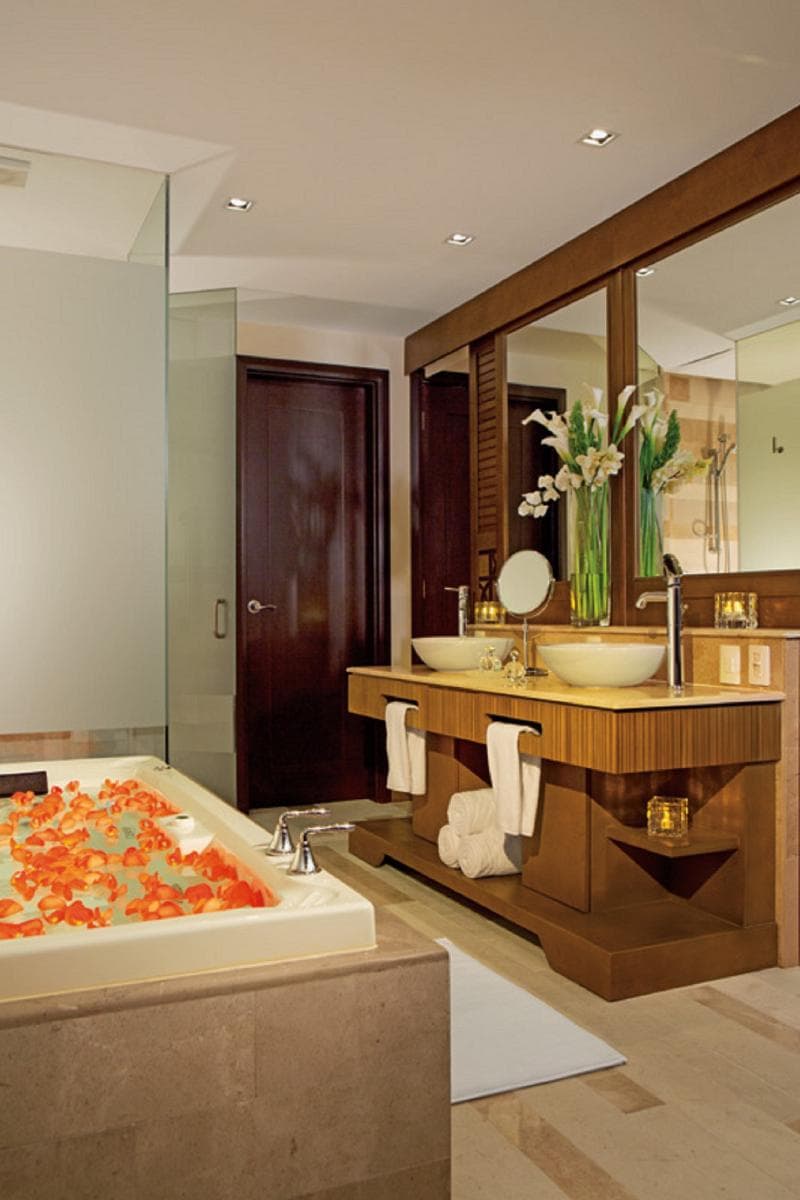 Dreams Vallarta Bay Resort and Spa (Ex-Now Amber) 2