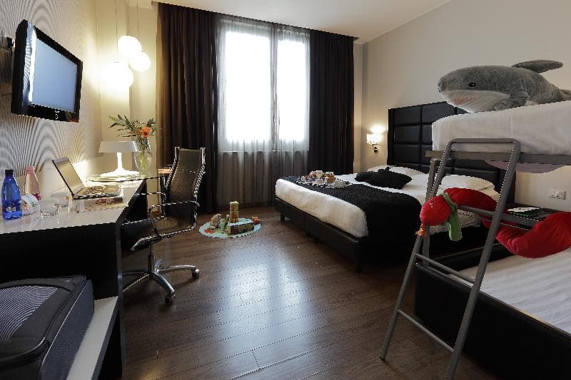 Holiday Inn Genoa City 3