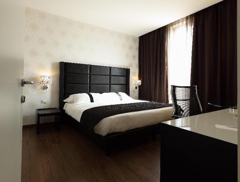 Holiday Inn Genoa City 5