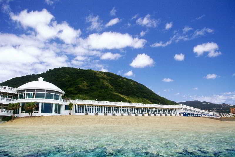 White House Beach Resort main