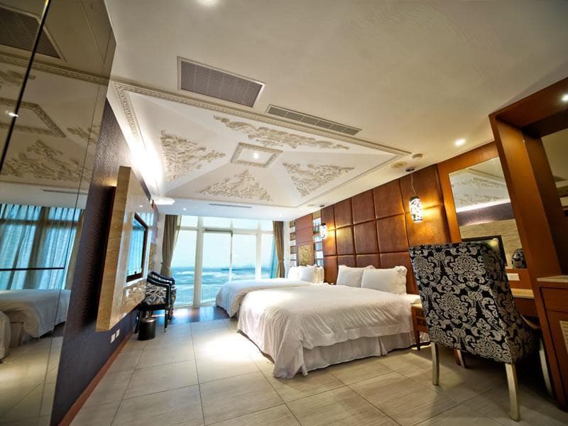 White House Beach Resort 3