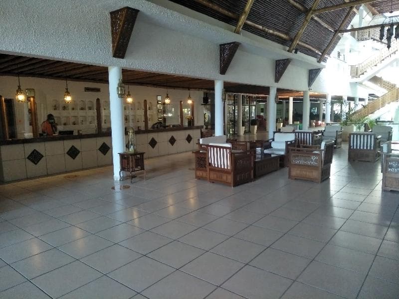 Travellers Beach Hotel main