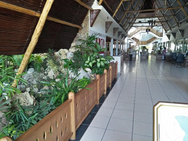 Travellers Beach Hotel 5