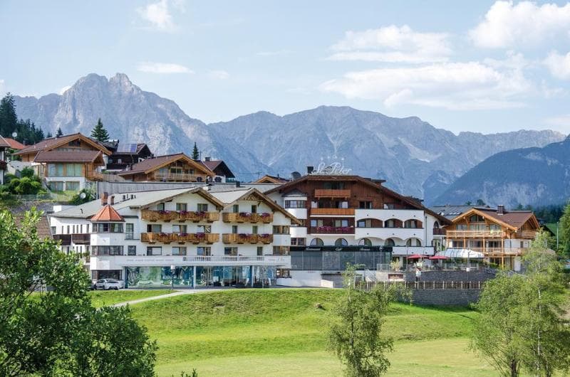 Mountains Hotel 3